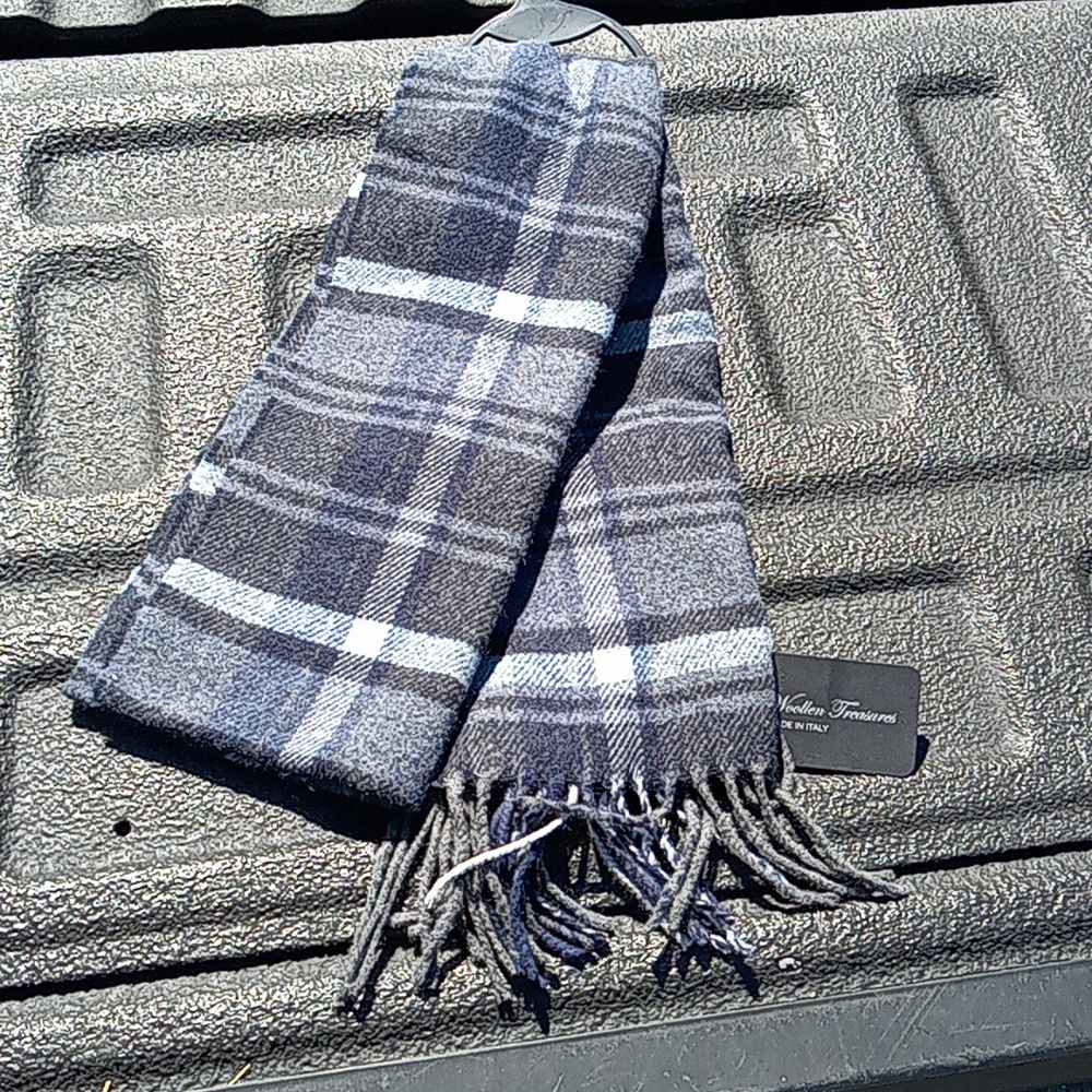 Blue plaid 100% lambswool scarf